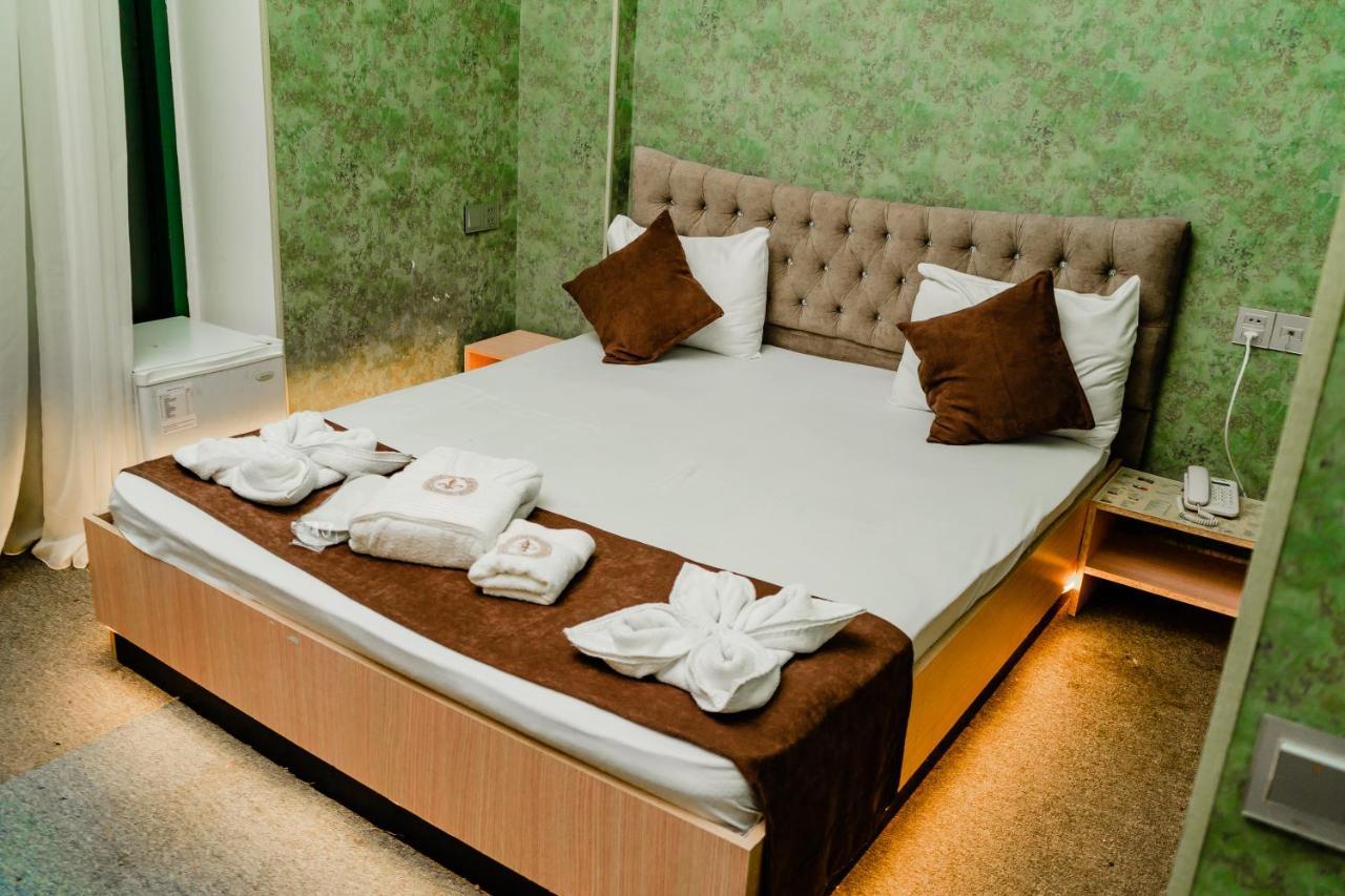 Best Center Hotel Baky Esterno foto