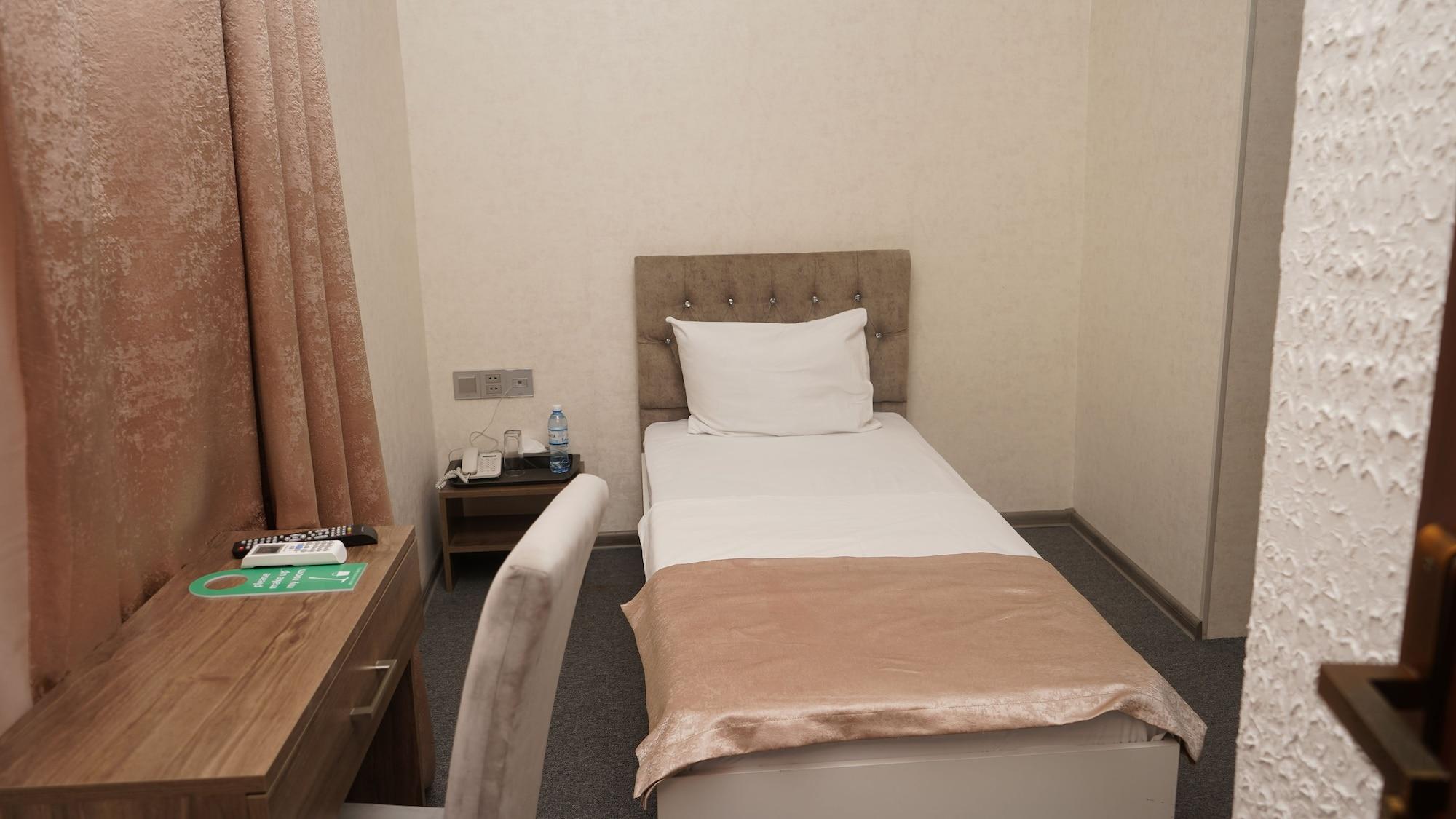 Best Center Hotel Baky Esterno foto